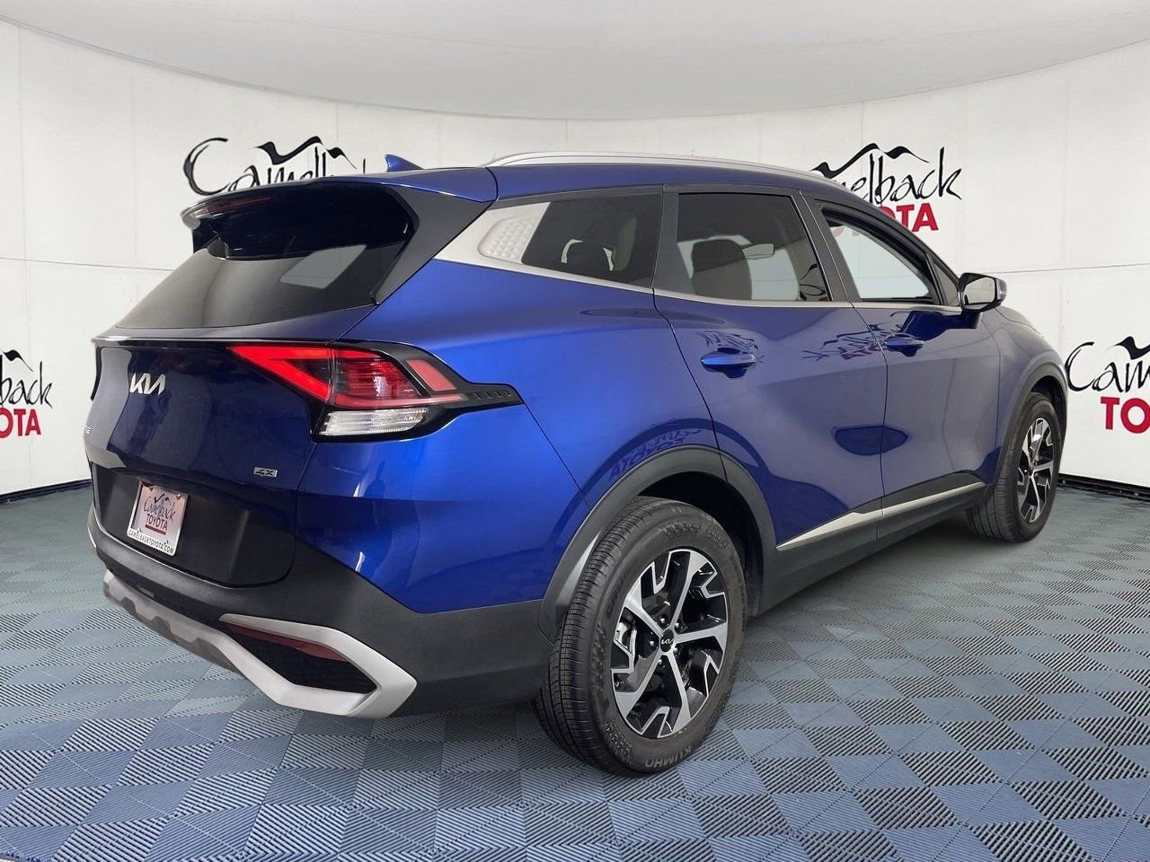 Used 2025 Kia Sportage EX image 7