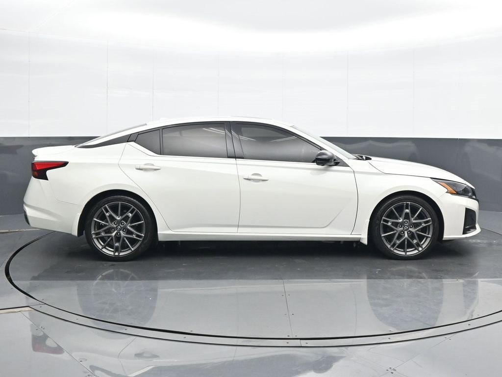 Used 2023 Nissan Altima 2.0 SR image 7