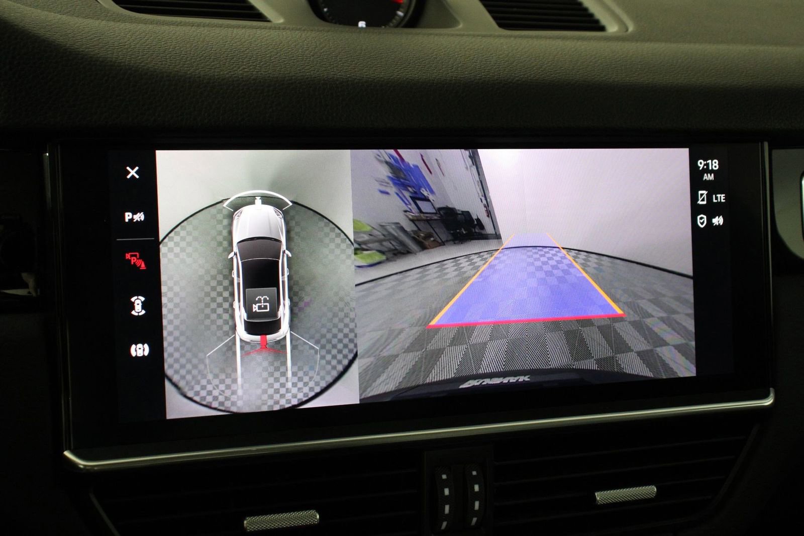 Certified 2023 Porsche Cayenne Platinum Edition image 17