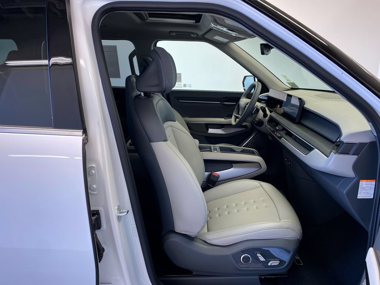 New 2026 Kia EV9 Wind AWD/4WD image 30