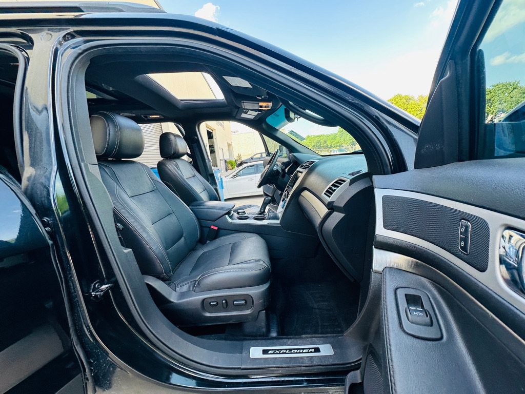 Used 2015 Ford Explorer Sport w/ Equipment Group 401A AWD/4WD image 23