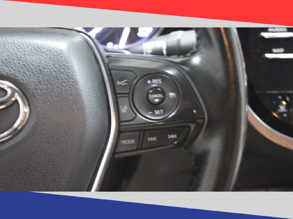 Used 2020 Toyota Camry SE image 18