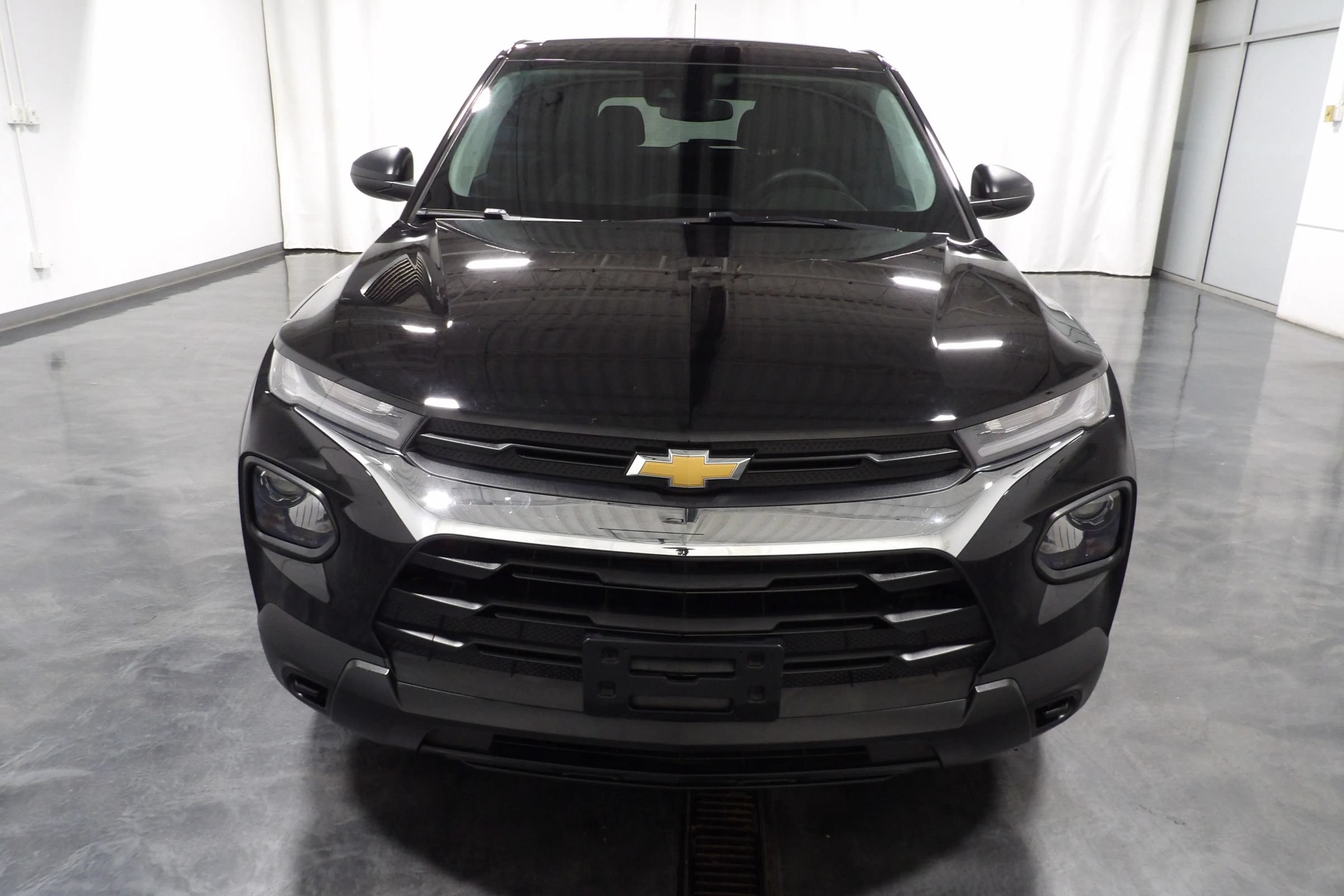 Used 2023 Chevrolet TrailBlazer LS FWD image 3