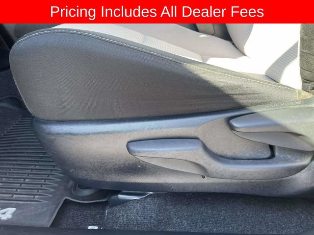 Used 2017 Toyota RAV4 XLE AWD/4WD image 22