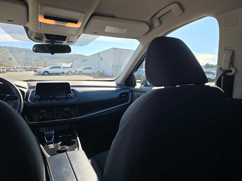 Used 2023 Nissan Rogue S AWD/4WD image 14