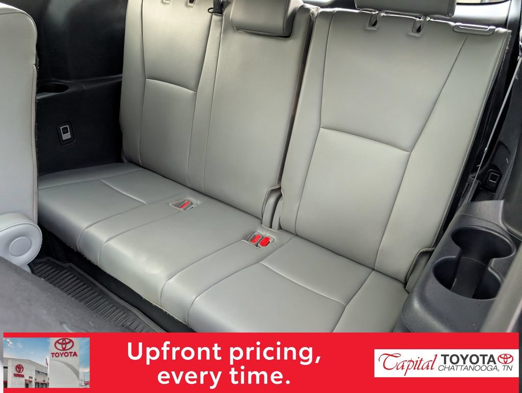 Used 2024 Toyota Highlander Platinum AWD/4WD image 12