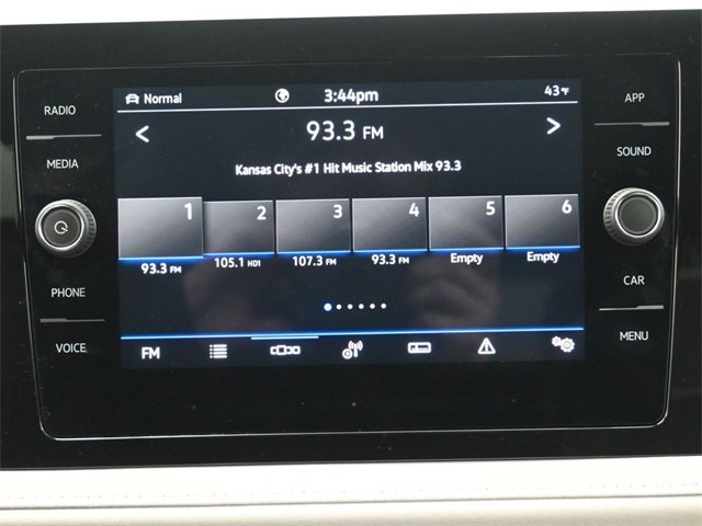 Used 2025 Volkswagen Taos SE w/ Panoramic Sunroof Package image 20