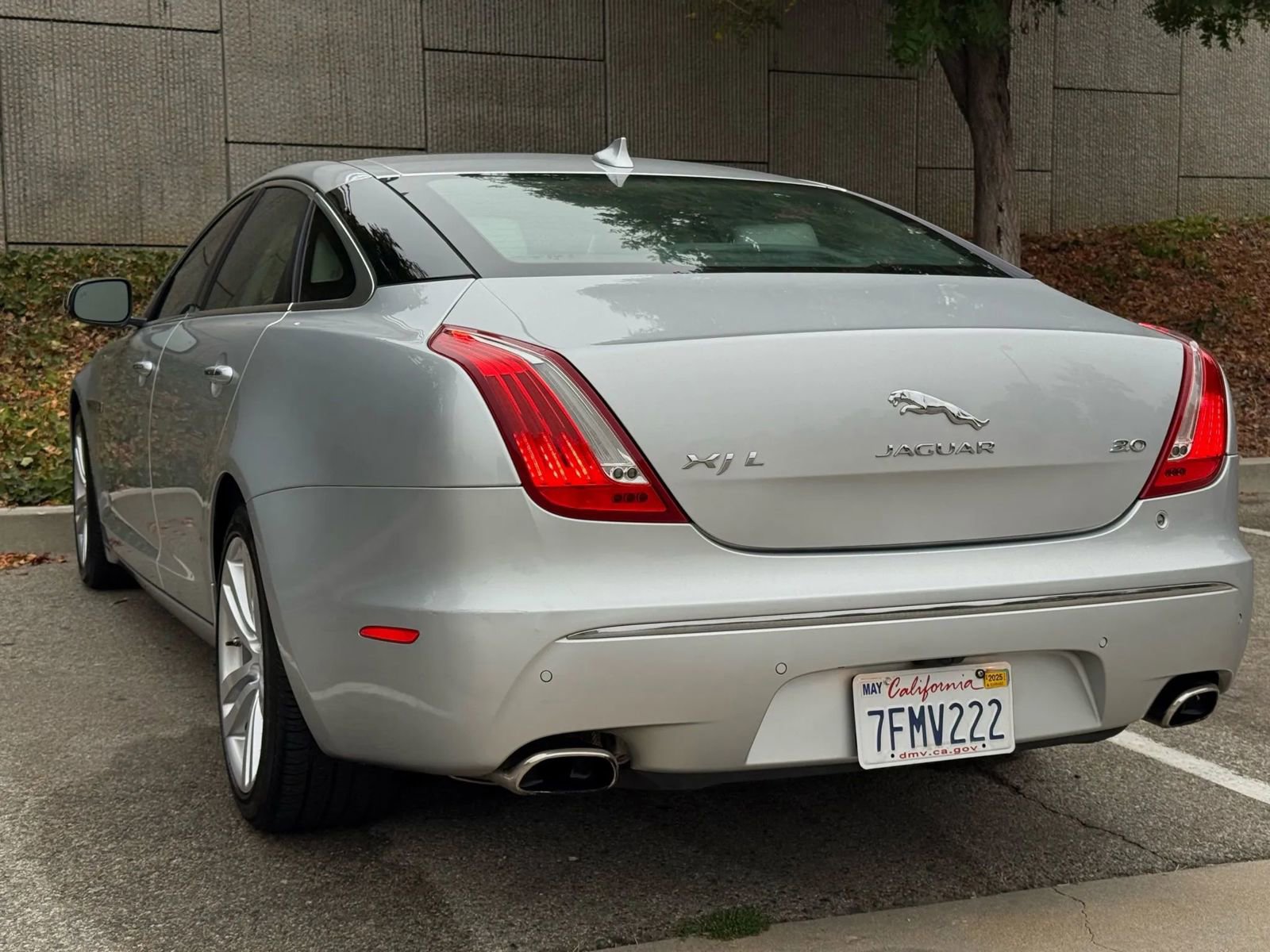 Used 2014 Jaguar XJ L Portfolio image 12