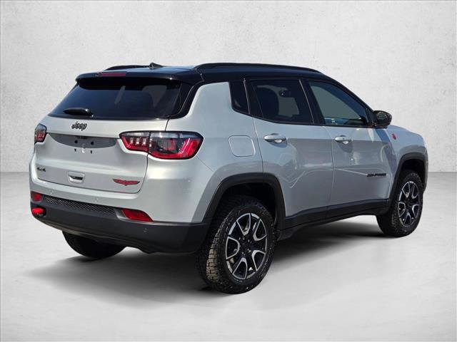Used 2024 Jeep Compass Trailhawk AWD/4WD image 5