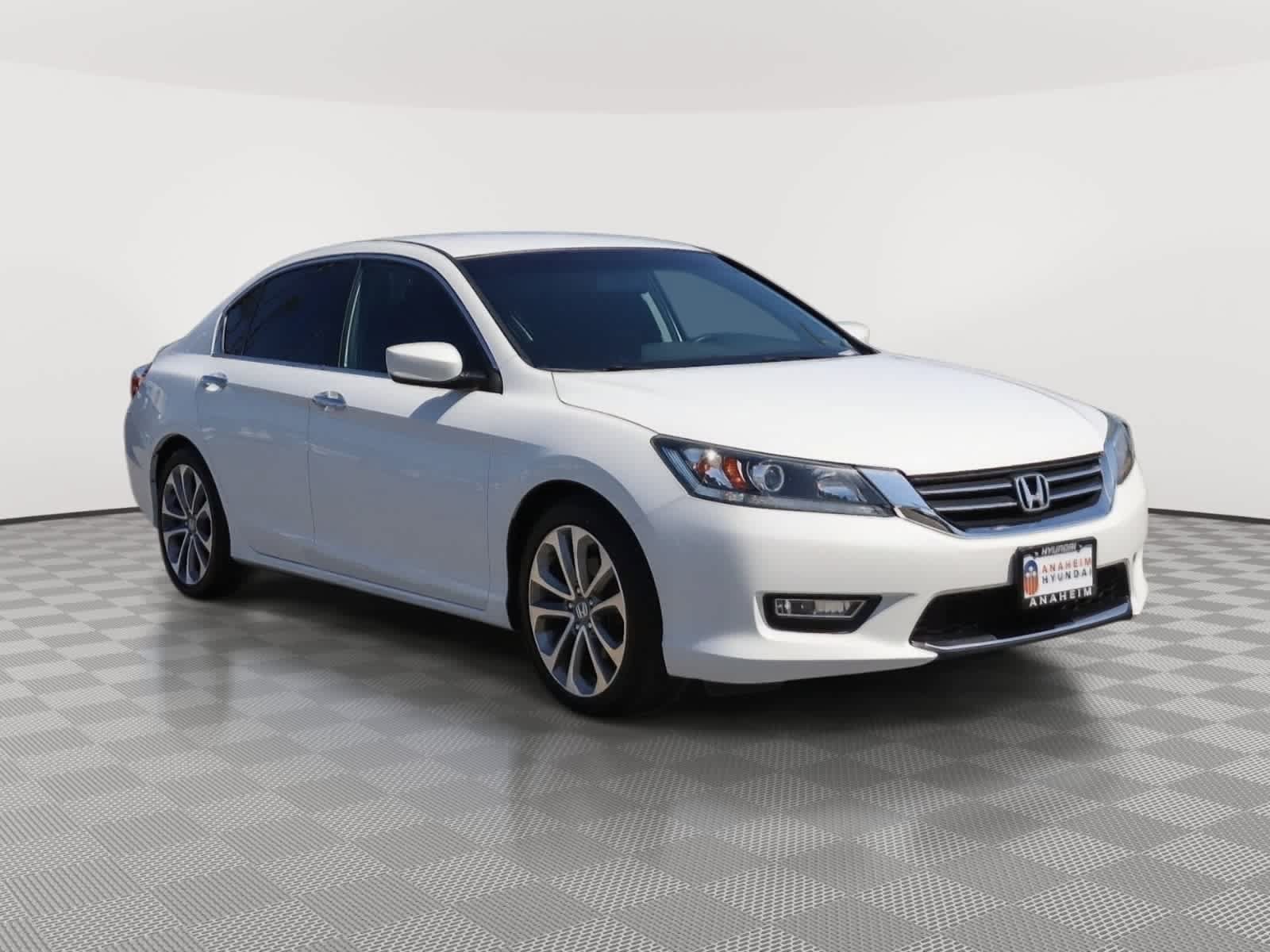 Used 2013 Honda Accord Sport image 3