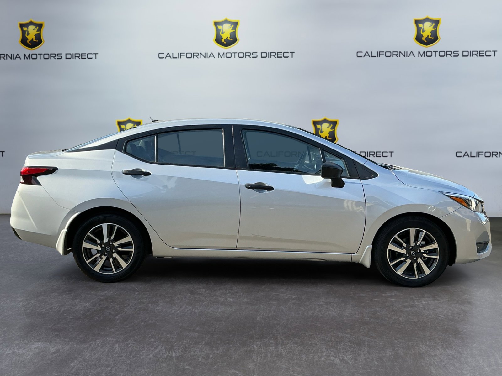 Used 2025 Nissan Versa S w/ S Plus Package image 4