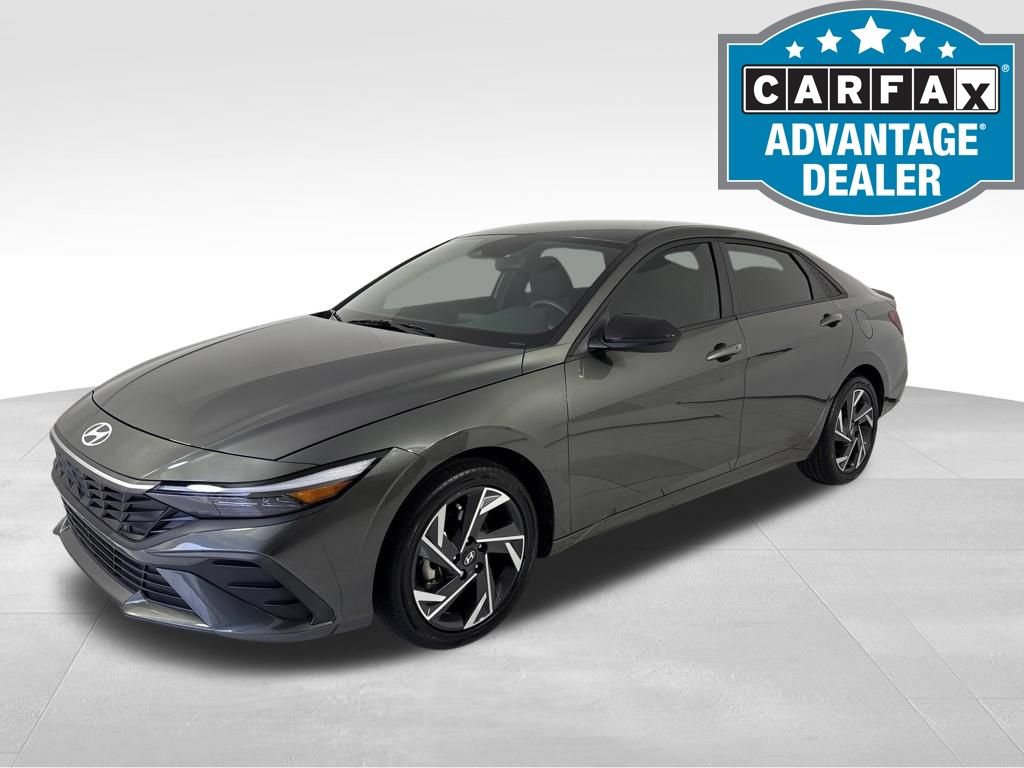 Certified 2025 Hyundai Elantra SEL FWD image 1