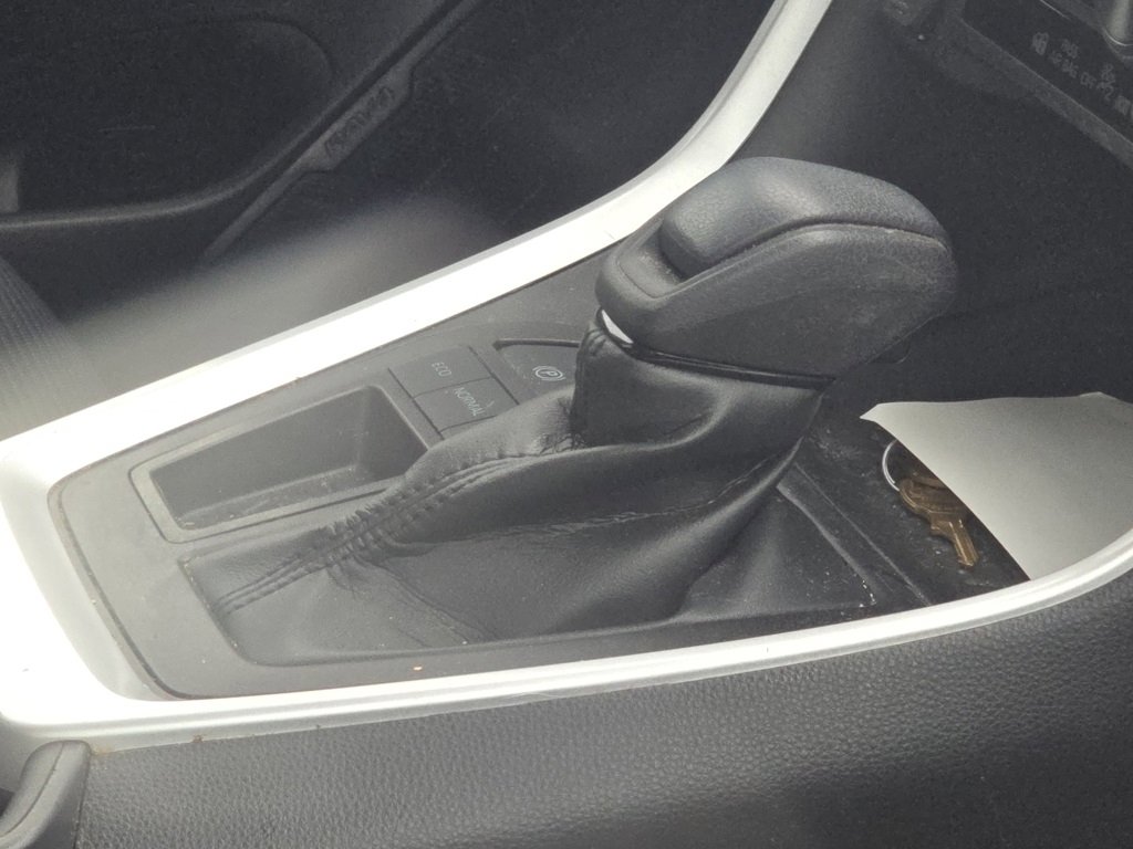 Used 2023 Toyota RAV4 LE image 14