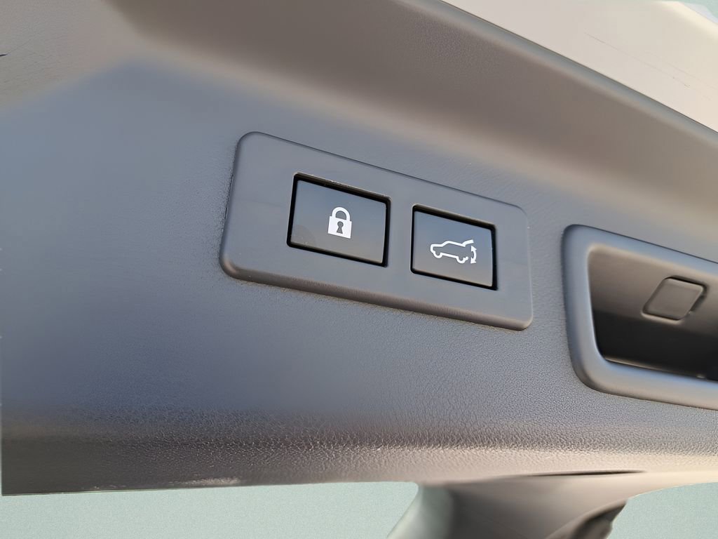 Used 2025 Subaru Forester Limited image 7