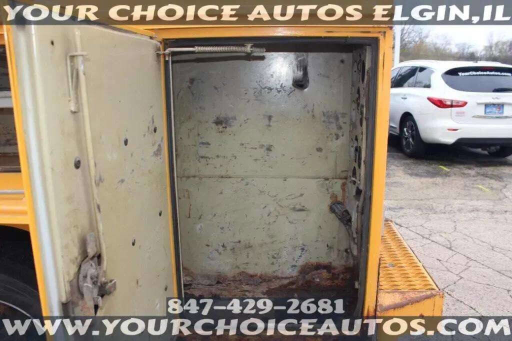 Used 2006 Chevrolet Kodiak C4500 2WD Regular Cab image 13