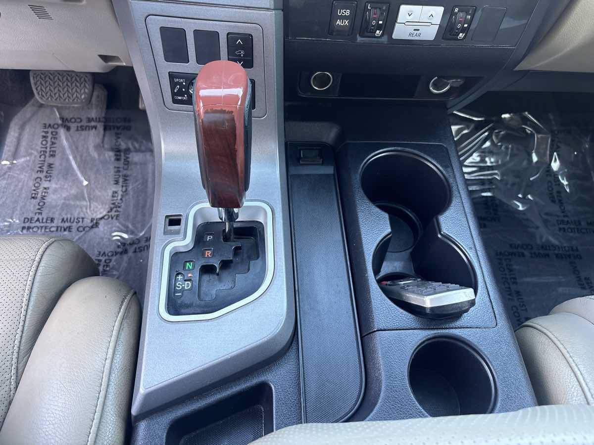 Used 2015 Toyota Sequoia Platinum RWD image 32