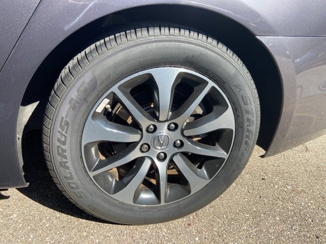 Used 2017 Acura TLX w/ Technology Package image 4