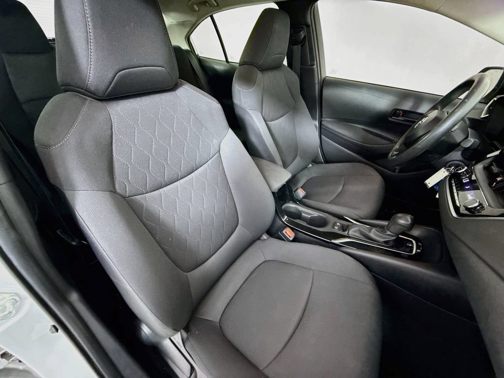 Used 2022 Toyota Corolla LE FWD image 25