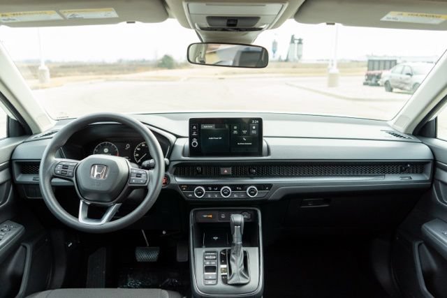 Used 2025 Honda CR-V EX image 11