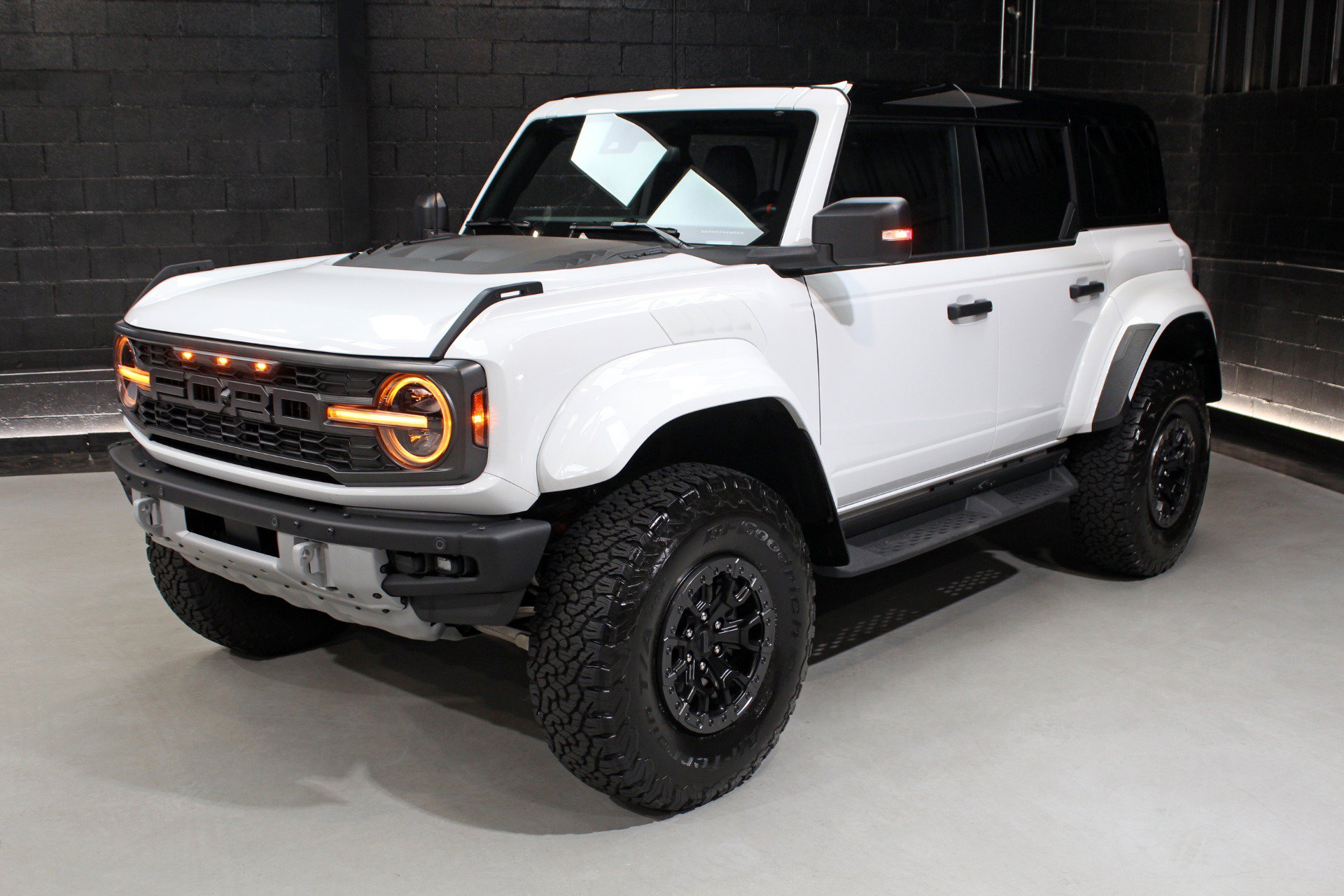Used 2024 Ford Bronco Raptor w/ Interior Carbon Fiber Pack 6 AWD/4WD image 4