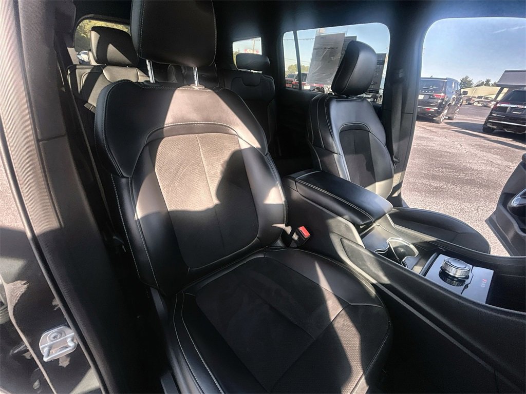 Used 2025 Jeep Grand Cherokee L Laredo image 26