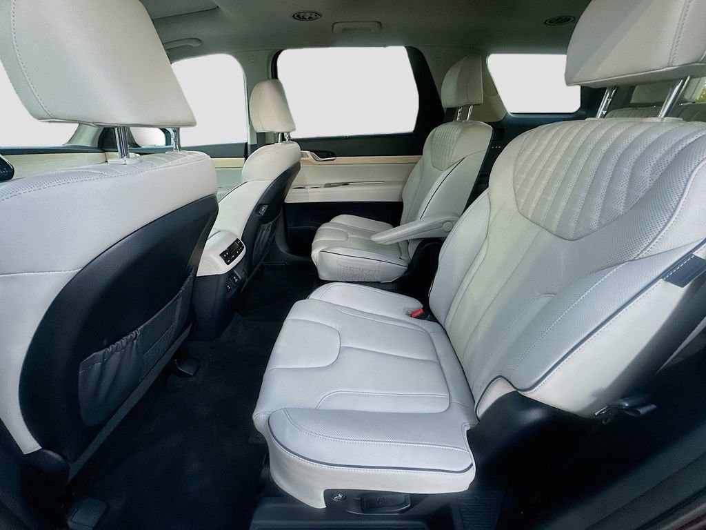 Used 2024 Hyundai Palisade Limited image 23