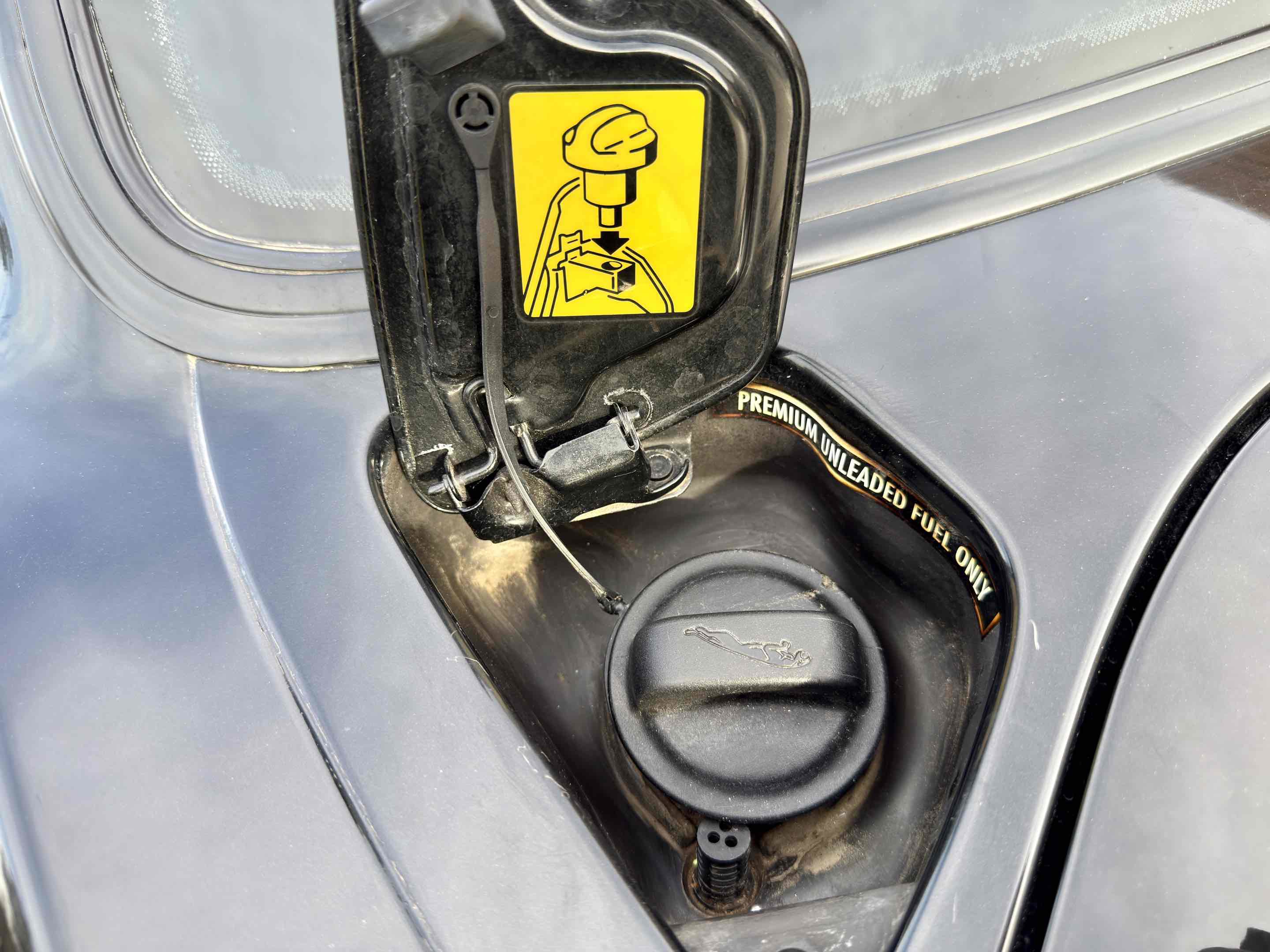 Used 2002 Jaguar XJ8 image 36