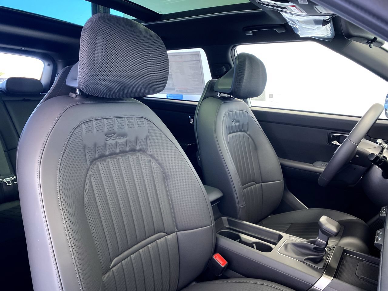 New 2027 Kia Seltos X-Line S w/ X-Line S Premium Package AWD/4WD image 31