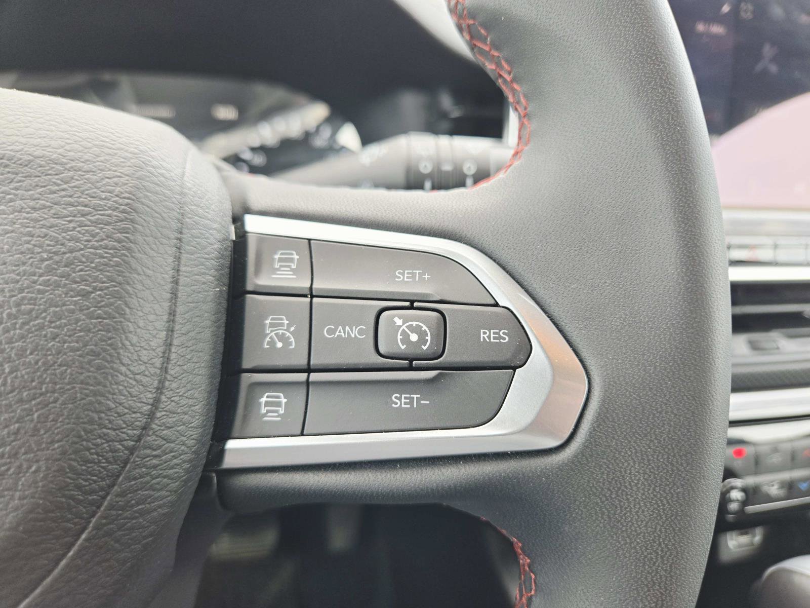 Used 2024 Jeep Compass Trailhawk AWD/4WD image 23