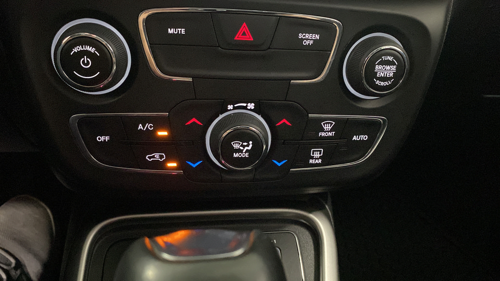 Used 2021 Jeep Compass Latitude w/ Convenience Group AWD/4WD image 17