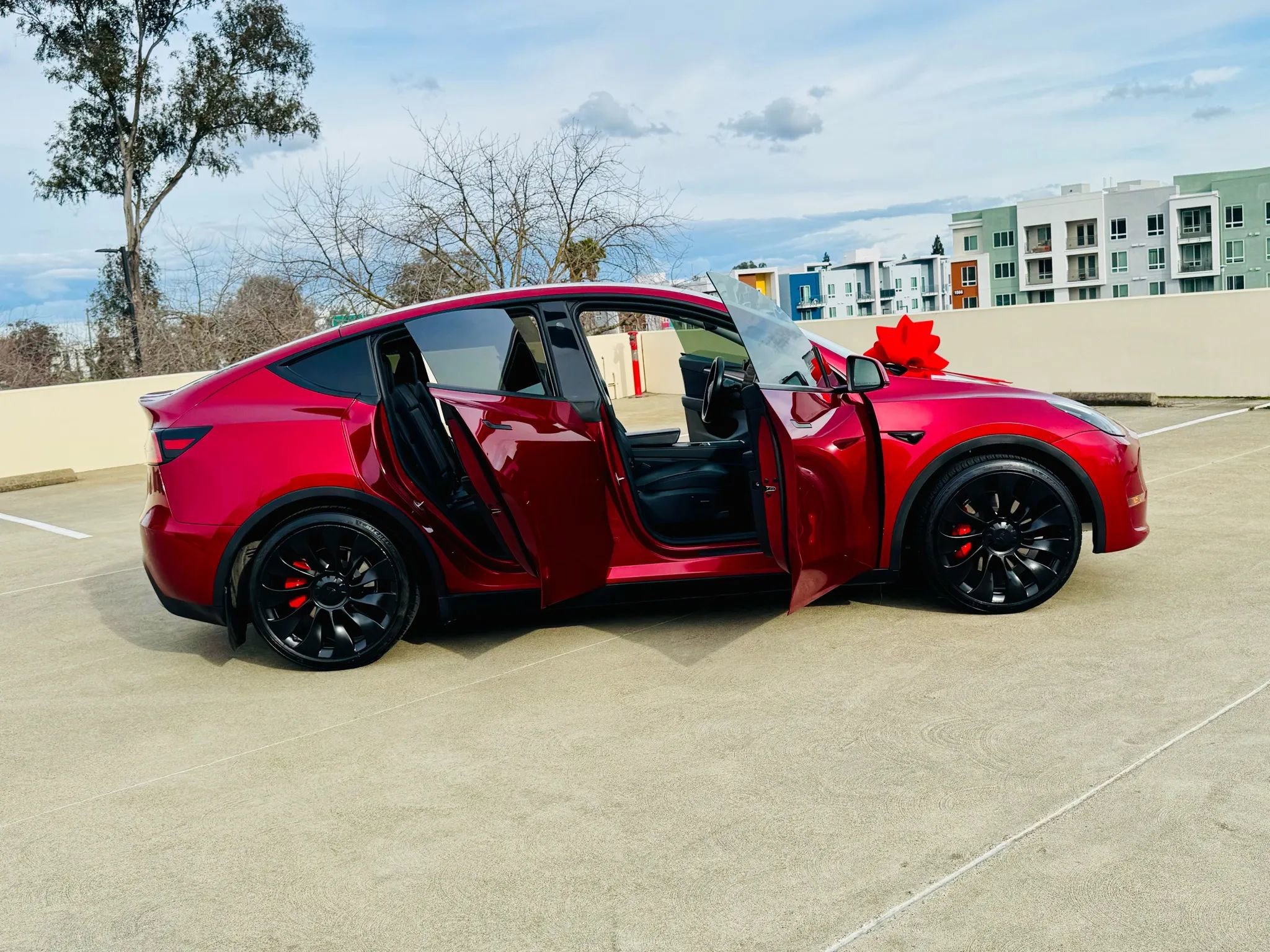 Used 2024 Tesla Model Y Performance image 38
