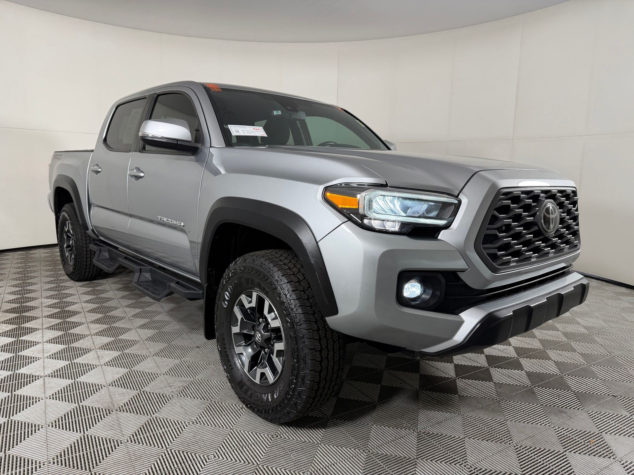 Used 2022 Toyota Tacoma TRD Off-Road RWD image 7