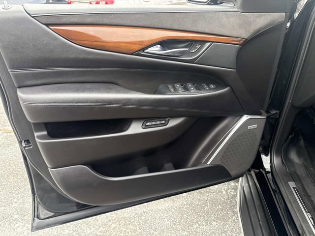 Used 2017 Cadillac Escalade Luxury image 21
