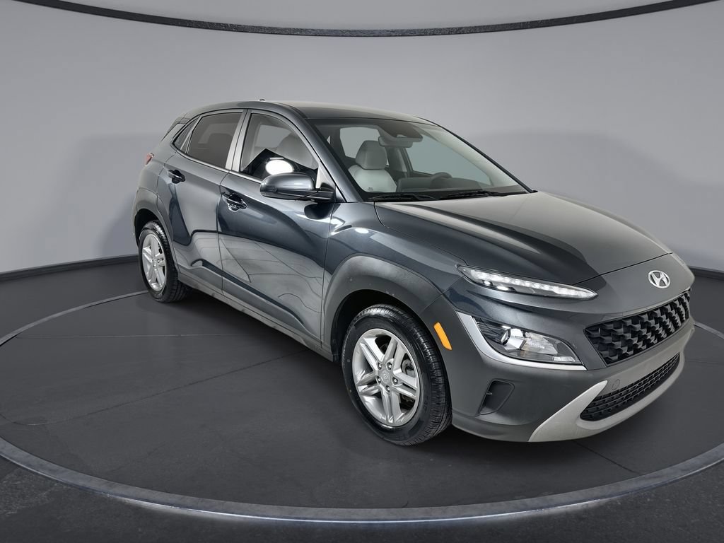 Used 2022 Hyundai Kona SE FWD image 2