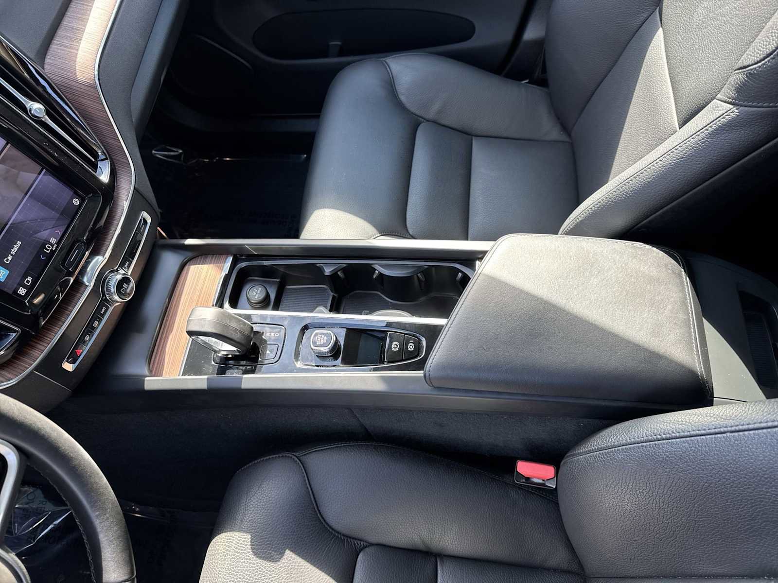 Used 2023 Volvo XC60 B5 Plus w/ Protection Package Premier image 24