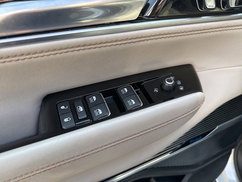 Used 2022 Jeep Grand Wagoneer Series I w/ Flexible Seating Group AWD/4WD image 19