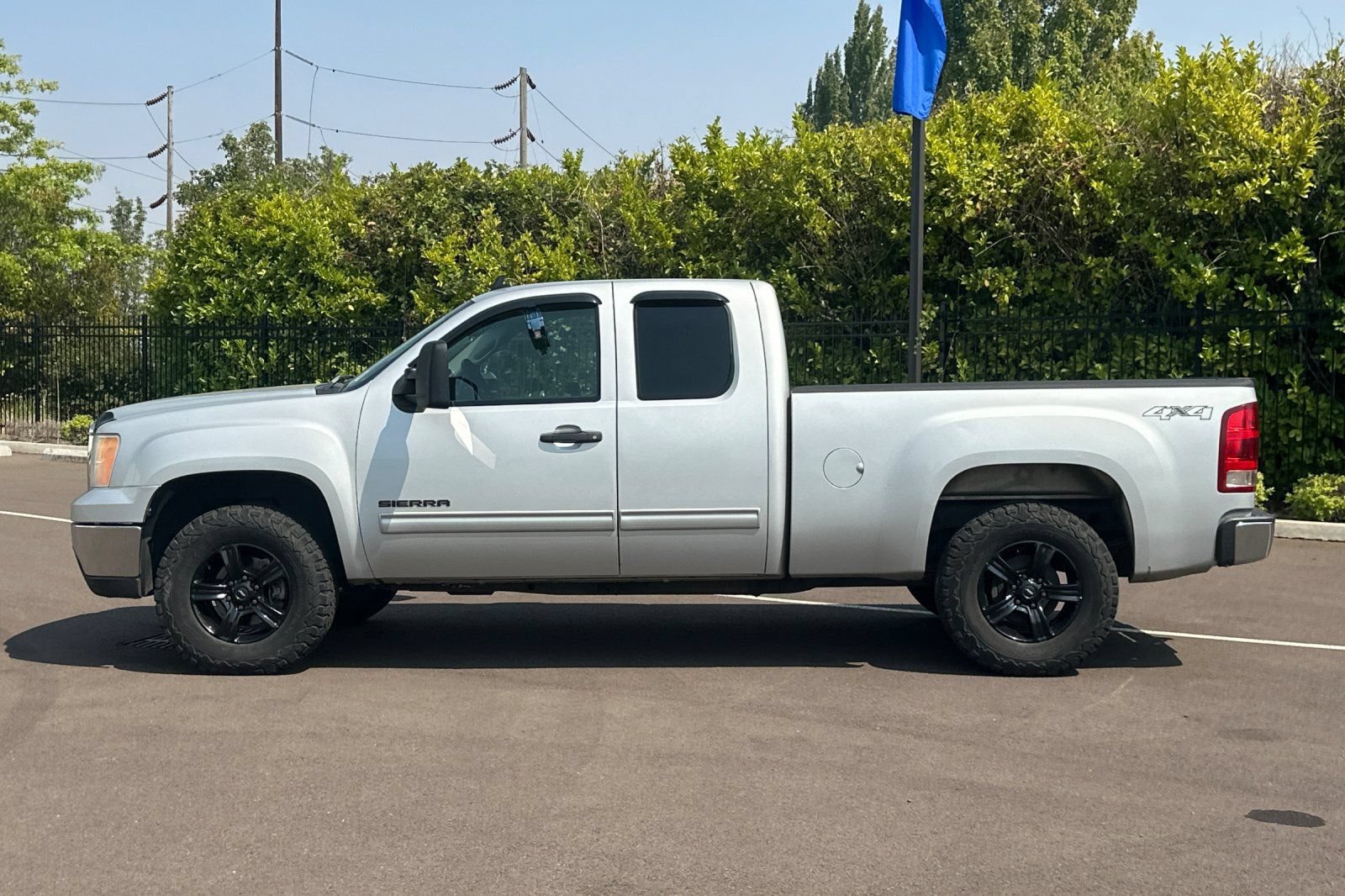 Used 2010 GMC Sierra 1500 SLE AWD/4WD image 7