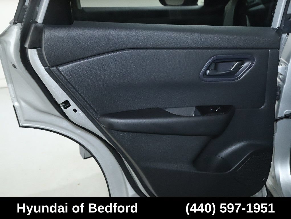 Used 2024 Nissan Rogue S AWD/4WD image 14