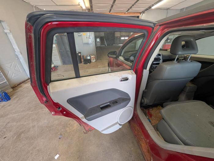 Used 2007 Dodge Caliber R/T w/ Leather Interior Group AWD/4WD image 24