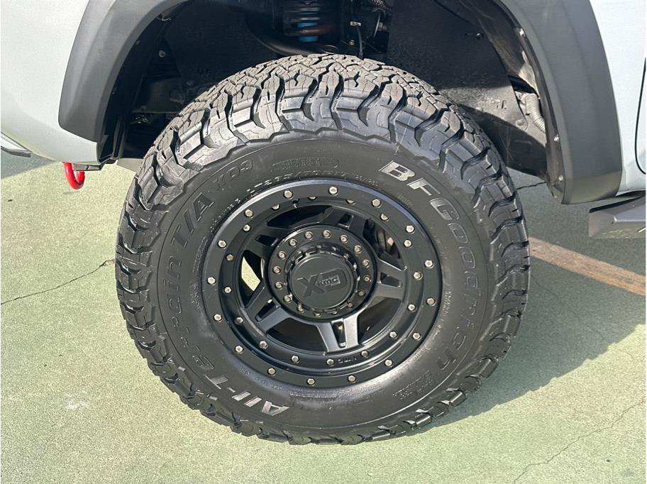 Used 2020 Toyota Tacoma TRD Off-Road w/ Technology Package AWD/4WD image 14