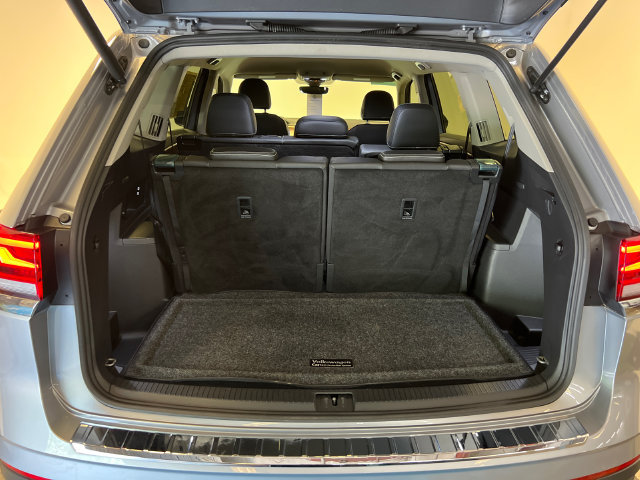 Certified 2025 Volkswagen Atlas SE FWD image 5