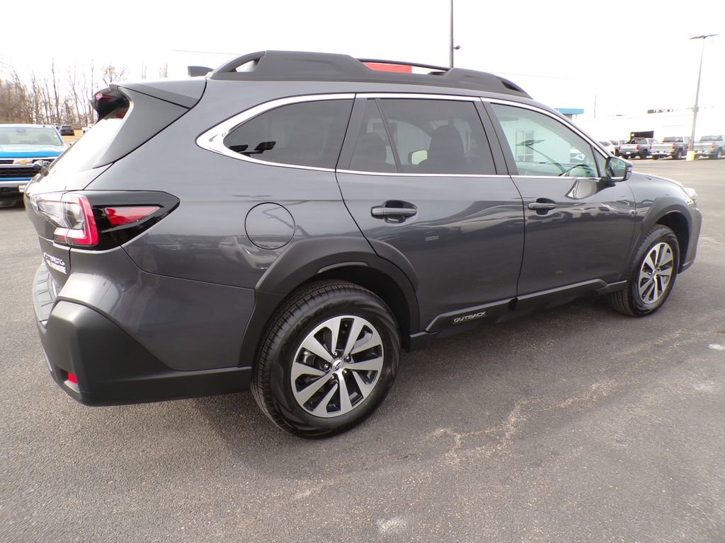 Used 2025 Subaru Outback Premium w/ Popular Package #1A image 4