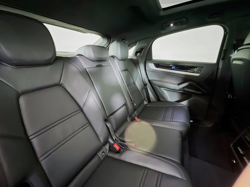 New 2026 Porsche Cayenne Coupe AWD/4WD image 29