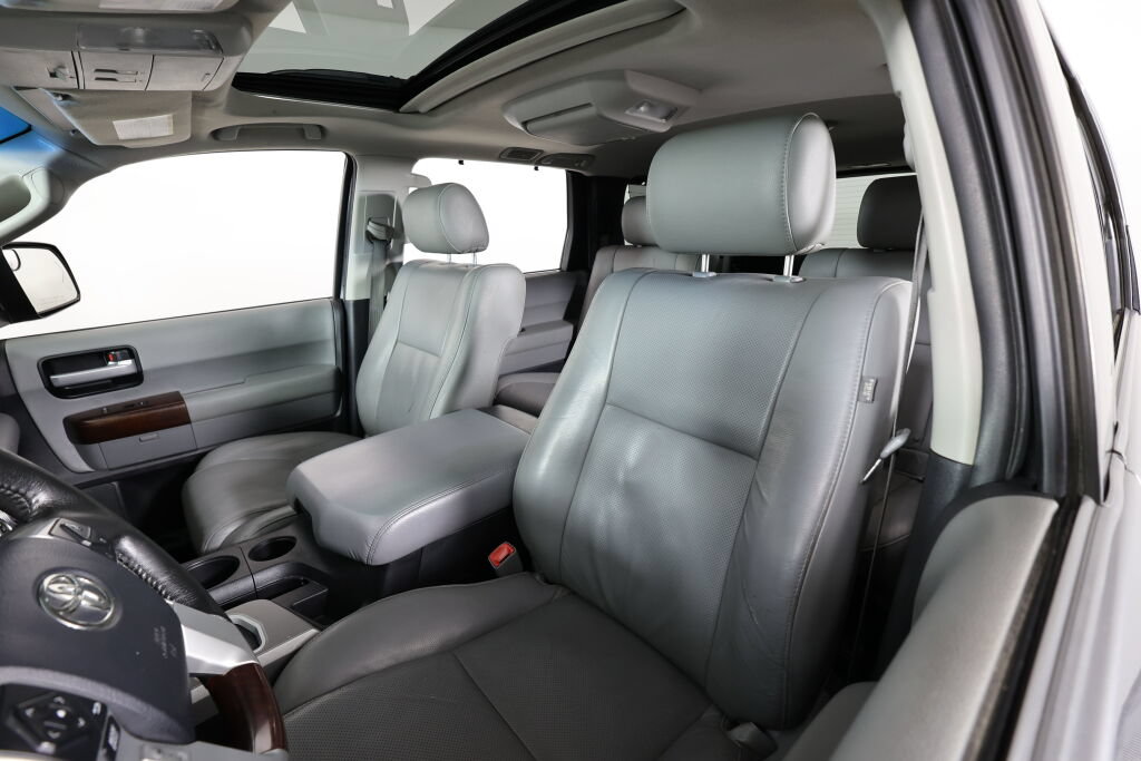 Used 2015 Toyota Sequoia Platinum AWD/4WD image 11