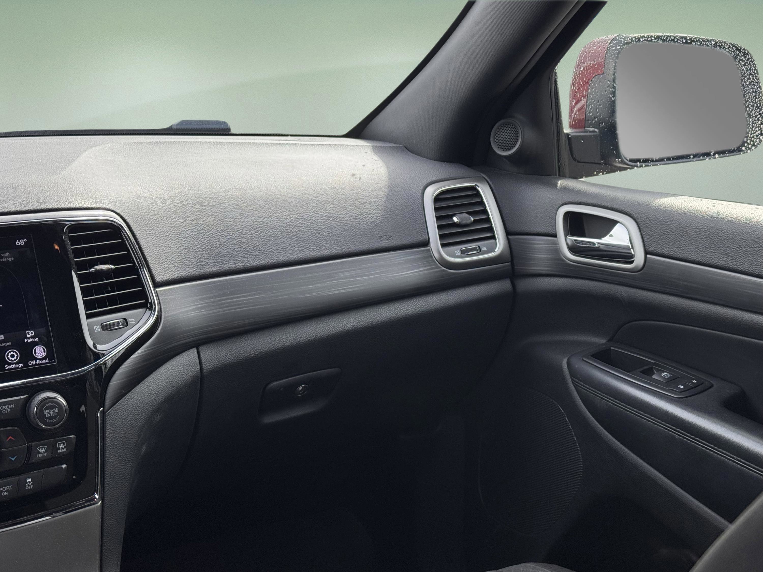 Used 2020 Jeep Grand Cherokee Laredo w/ 18" Wheel & 8.4" Radio Group image 14