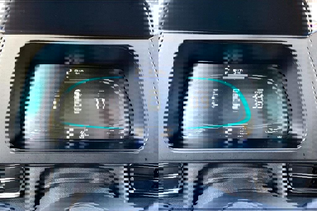 Used 2025 Hyundai Elantra Sport image 20