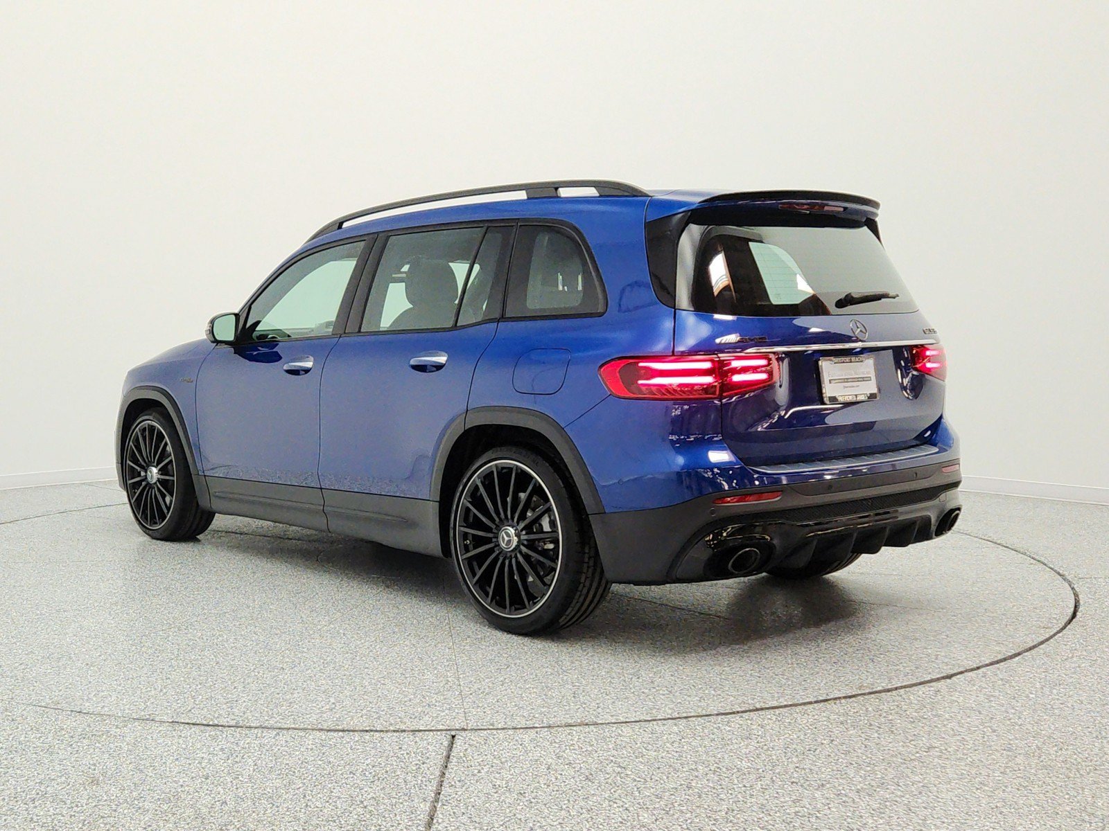 Used 2025 Mercedes-Benz GLB 35 AMG 4MATIC image 7