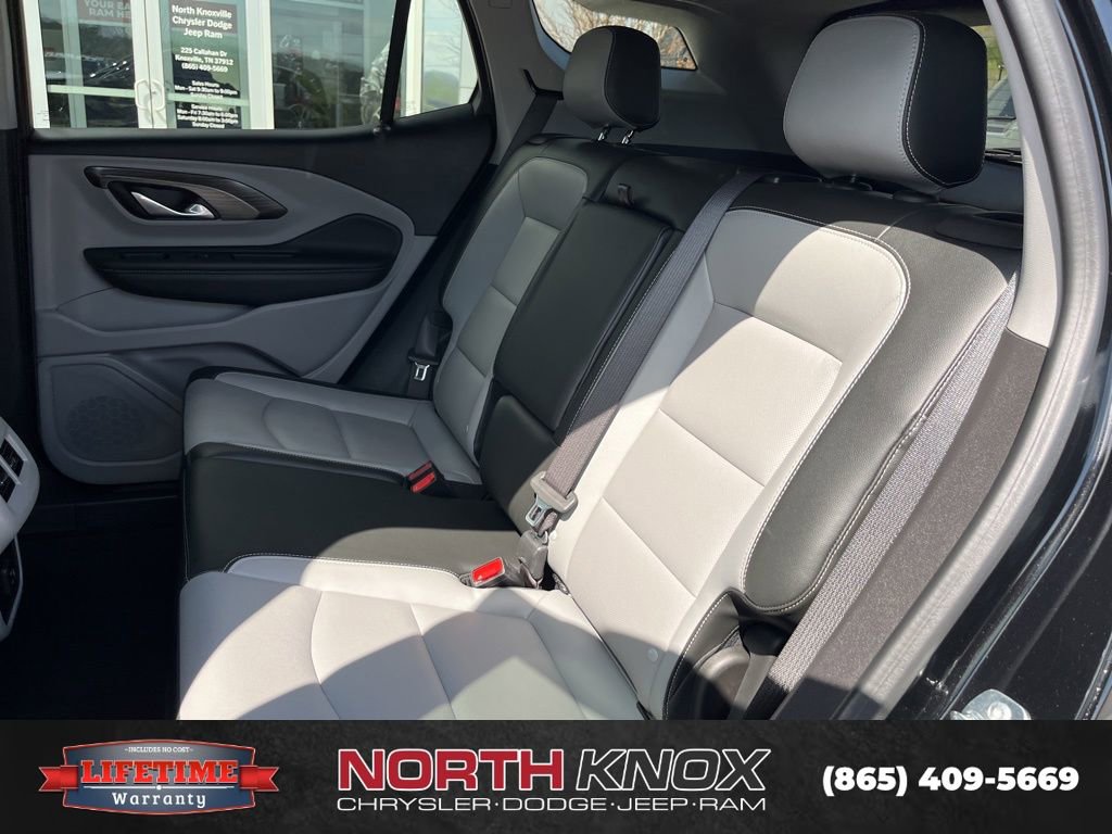 Used 2024 GMC Terrain SLT AWD/4WD image 14