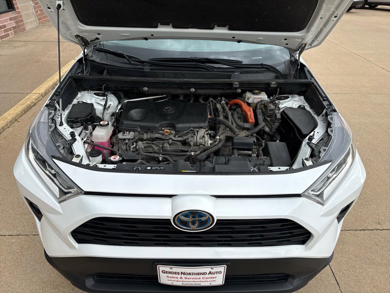 Used 2020 Toyota RAV4 XLE image 25