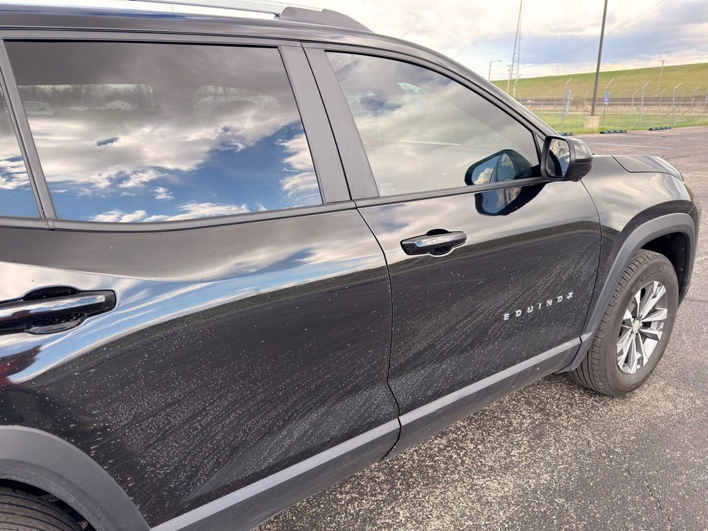 Used 2025 Chevrolet Equinox LT w/ Convenience Package II AWD/4WD image 8